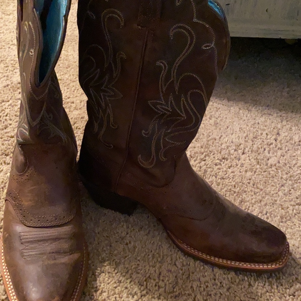 Ariat Woman’s Boots - Dark Brown with Blue Stitching